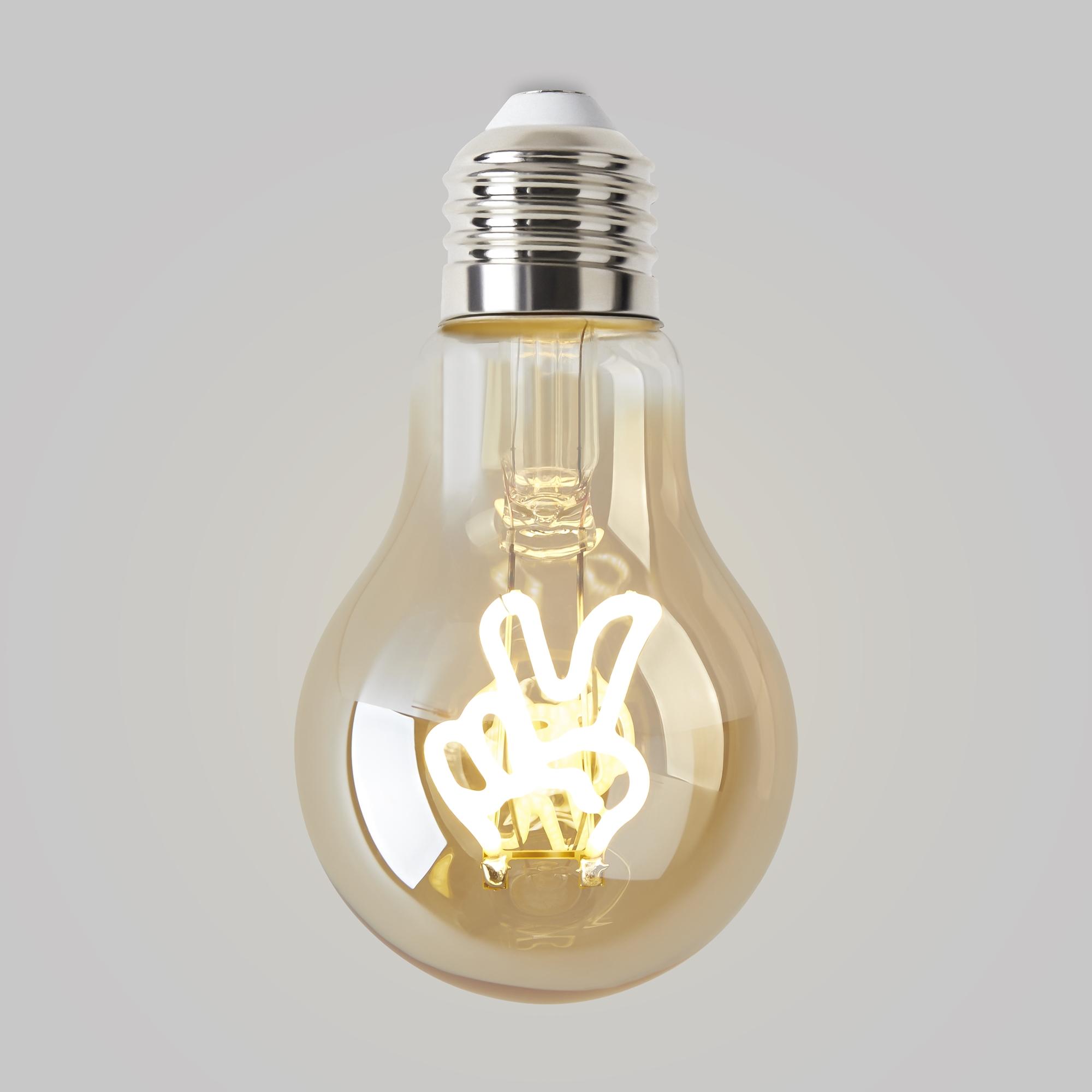 Лампочка филаментная цоколь E27 3W 2400К тип A60 PEACE Voltega 8584 VG10-A60E27warm3W-F-PEACE
