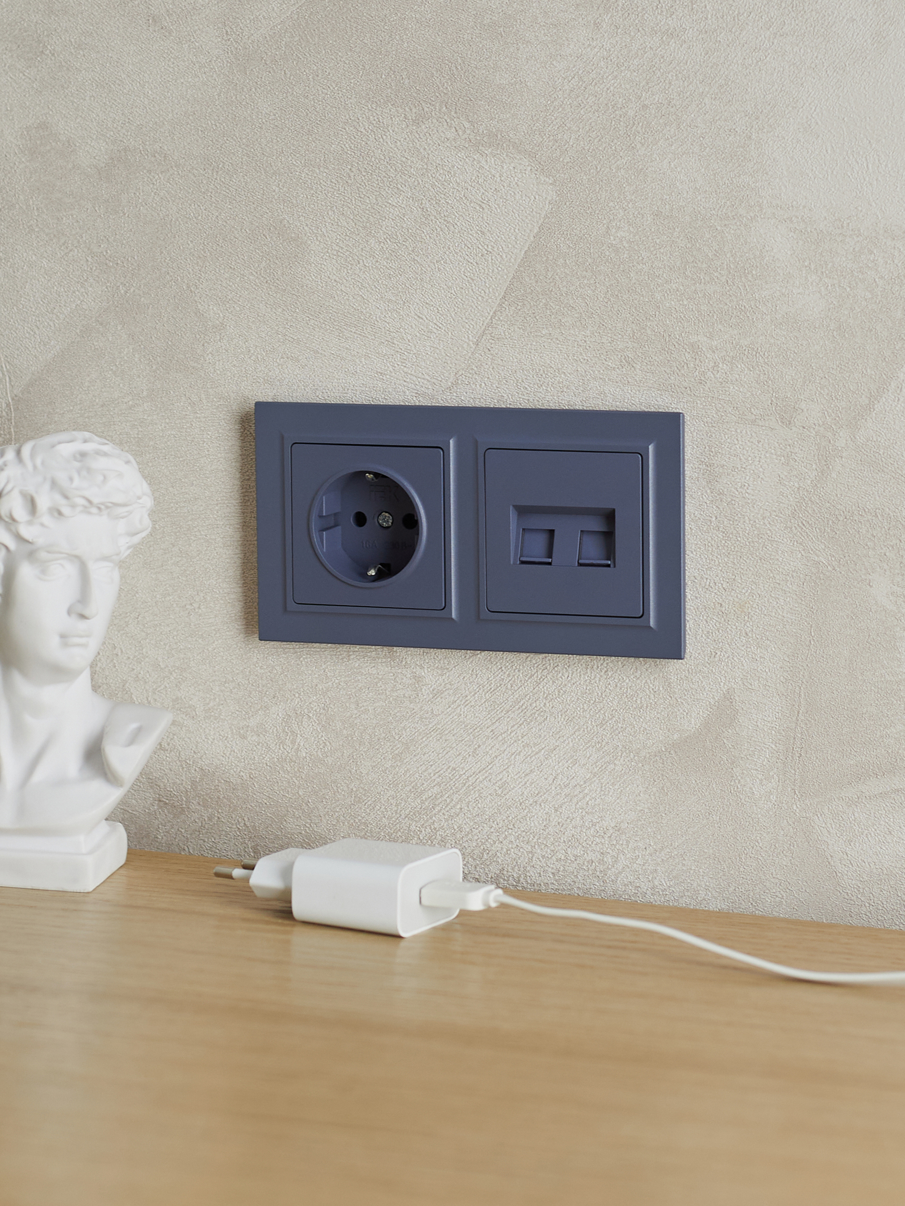 BRITE Рамка 2 поста IP44 РУ-2-БрМ-44 маренго IEK BR-M22-44-K35