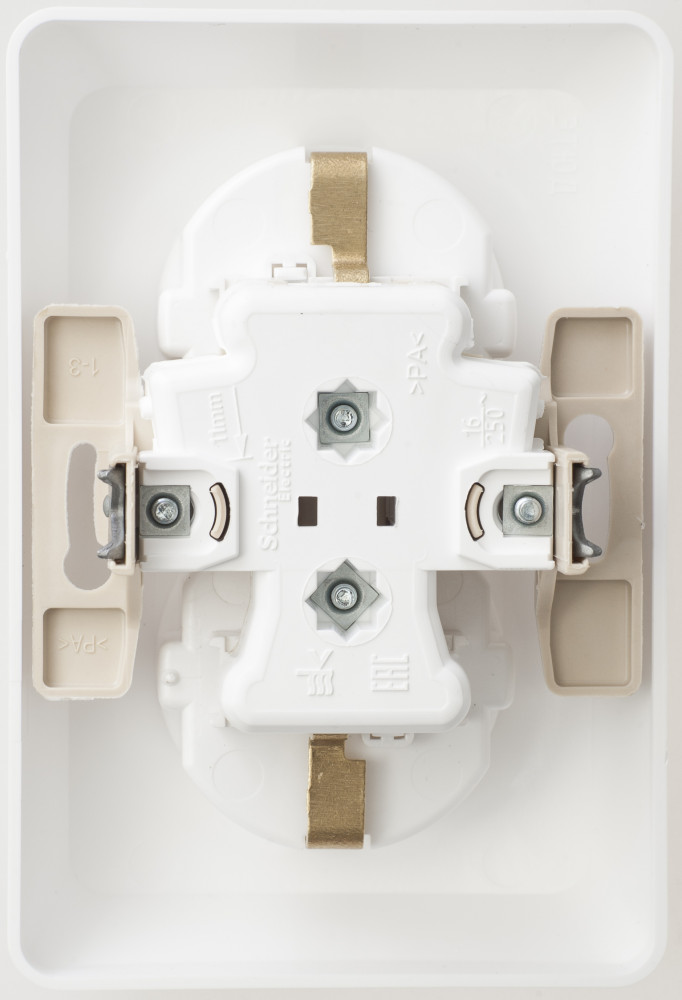 ЭТЮД Розетка двойная скрытой установки с заземлением со шторками 16А 250B, белый Systeme Electric PC16-108B