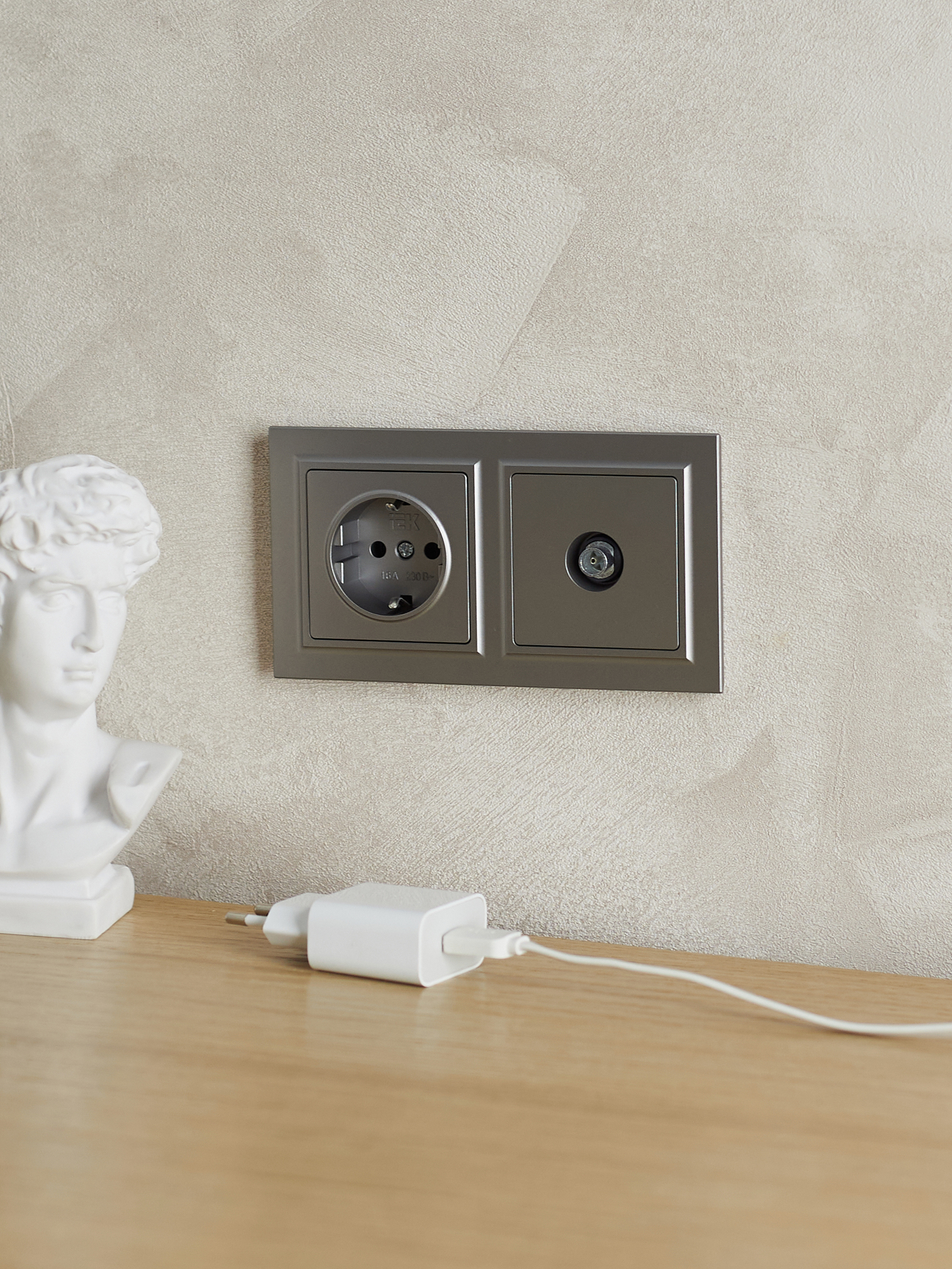 BRITE Рамка 2 поста IP44 РУ-2-БрС-44 сталь IEK BR-M22-44-K46