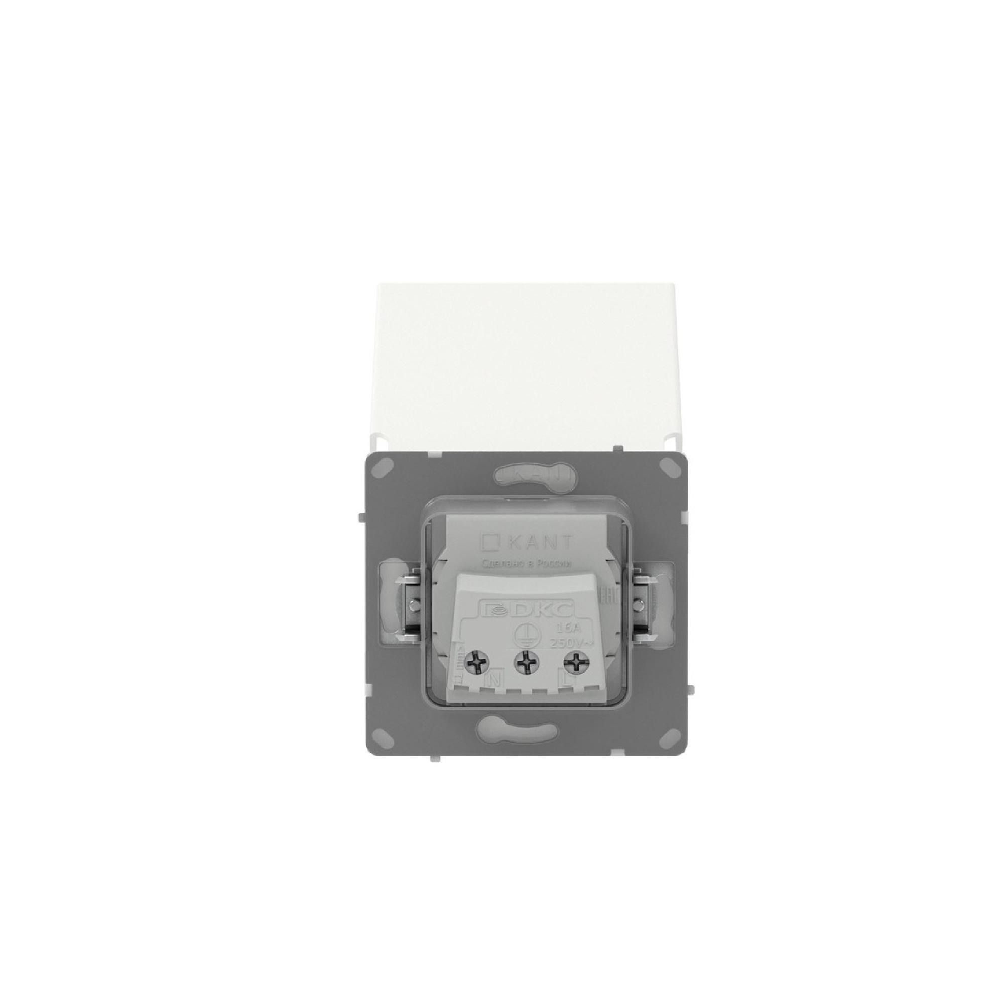 Розетка силовая, 2P+E, с з/ш, с крышкой, IP44, KANT, белая магнолия DKC 7000013