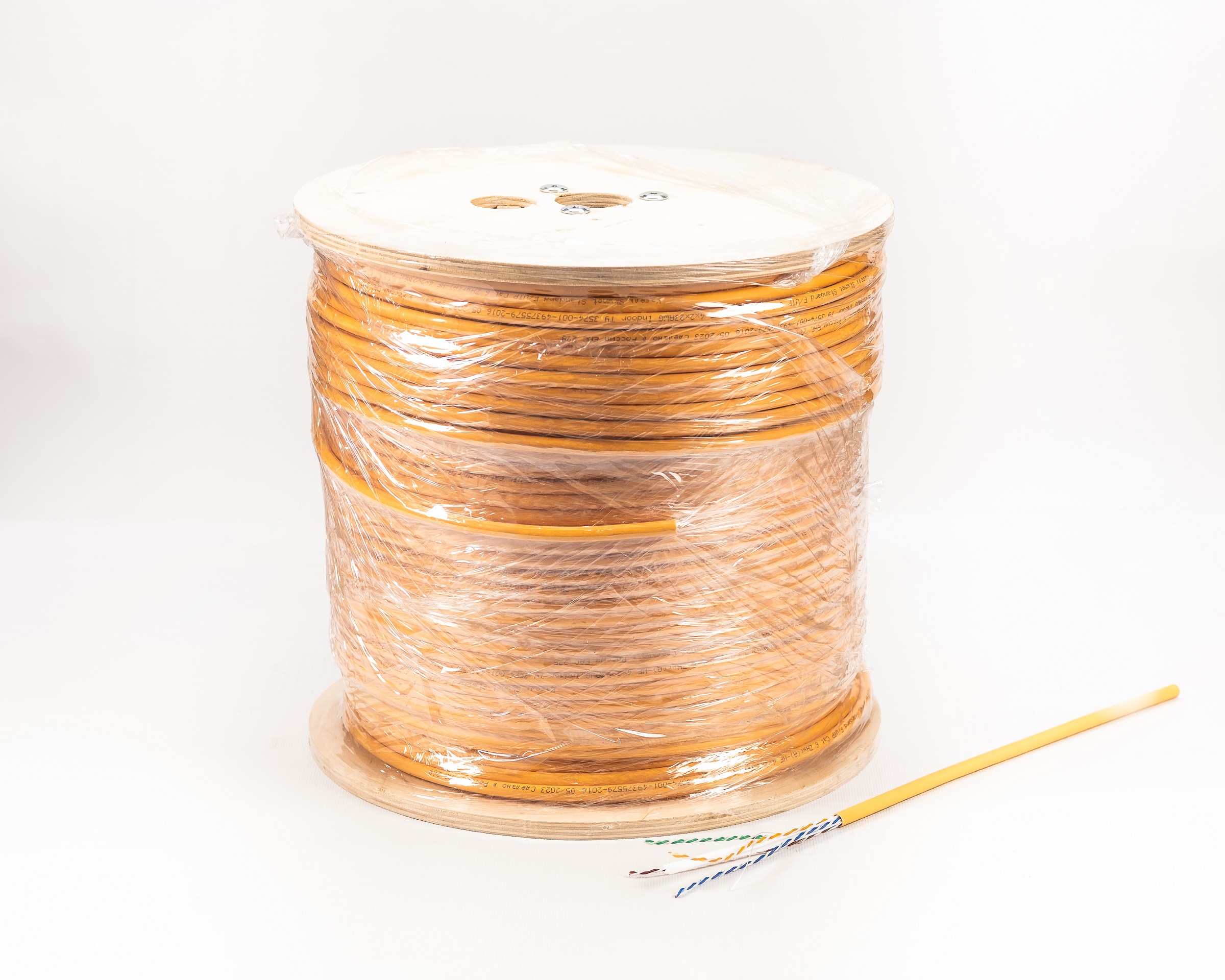 Кабель витая пара кат.6 Skynet UTPнг(A)-LSZH 4х2х23 AWG SkyNet 1693138