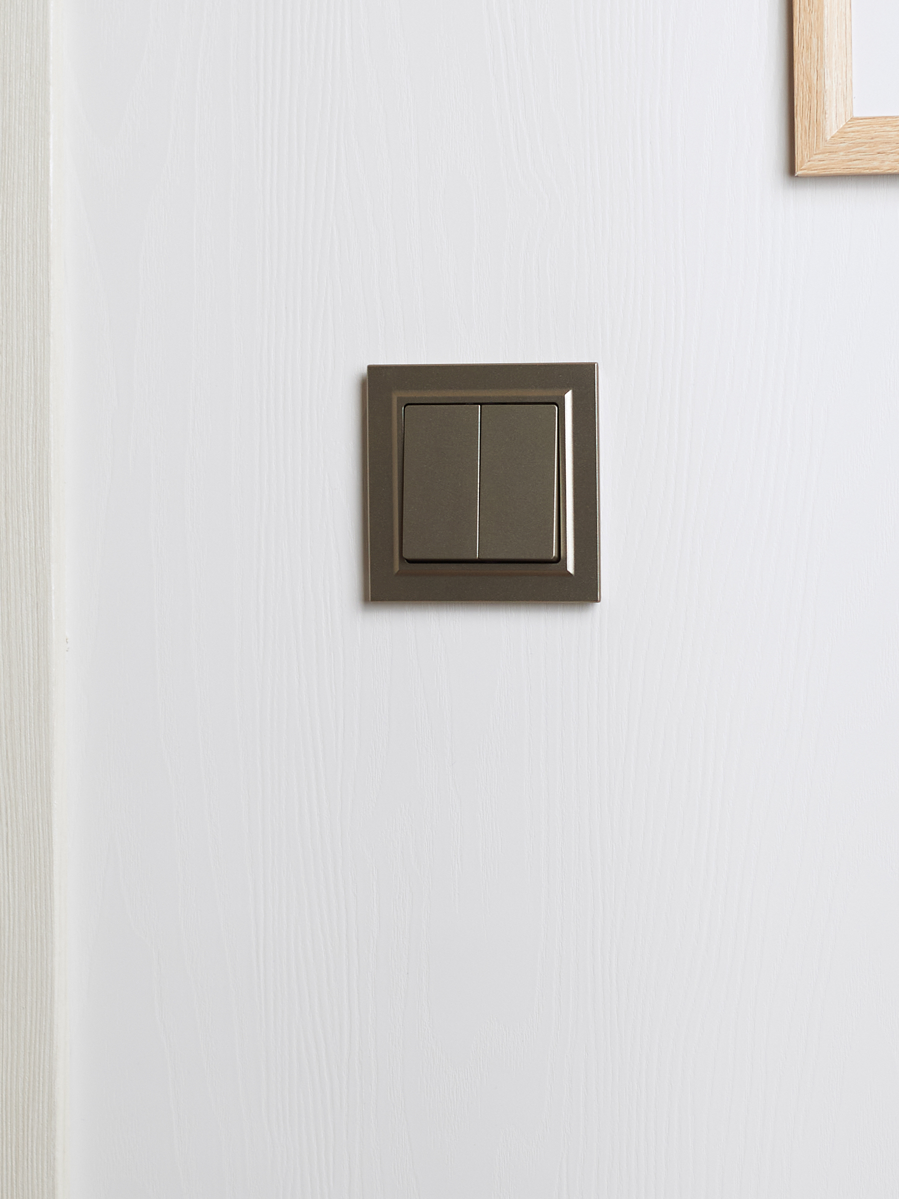 BRITE Рамка 1 пост РУ-1-БрШ шампань IEK BR-M12-K37