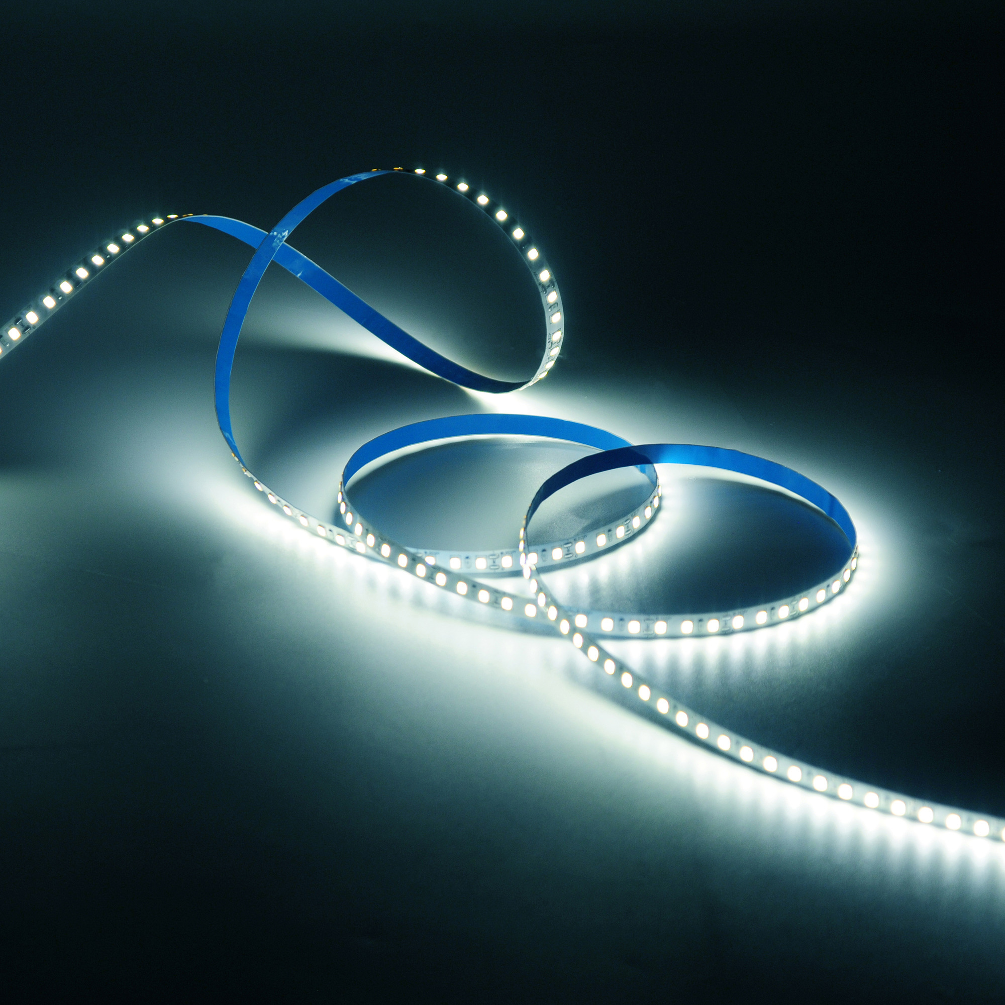 Лента светодиодная LED 2835/120-SMD 9.6 Вт/м 624 лм/м 4000К DC 12В IP20 8мм (блистер 3м) Basic GAUSS BT063