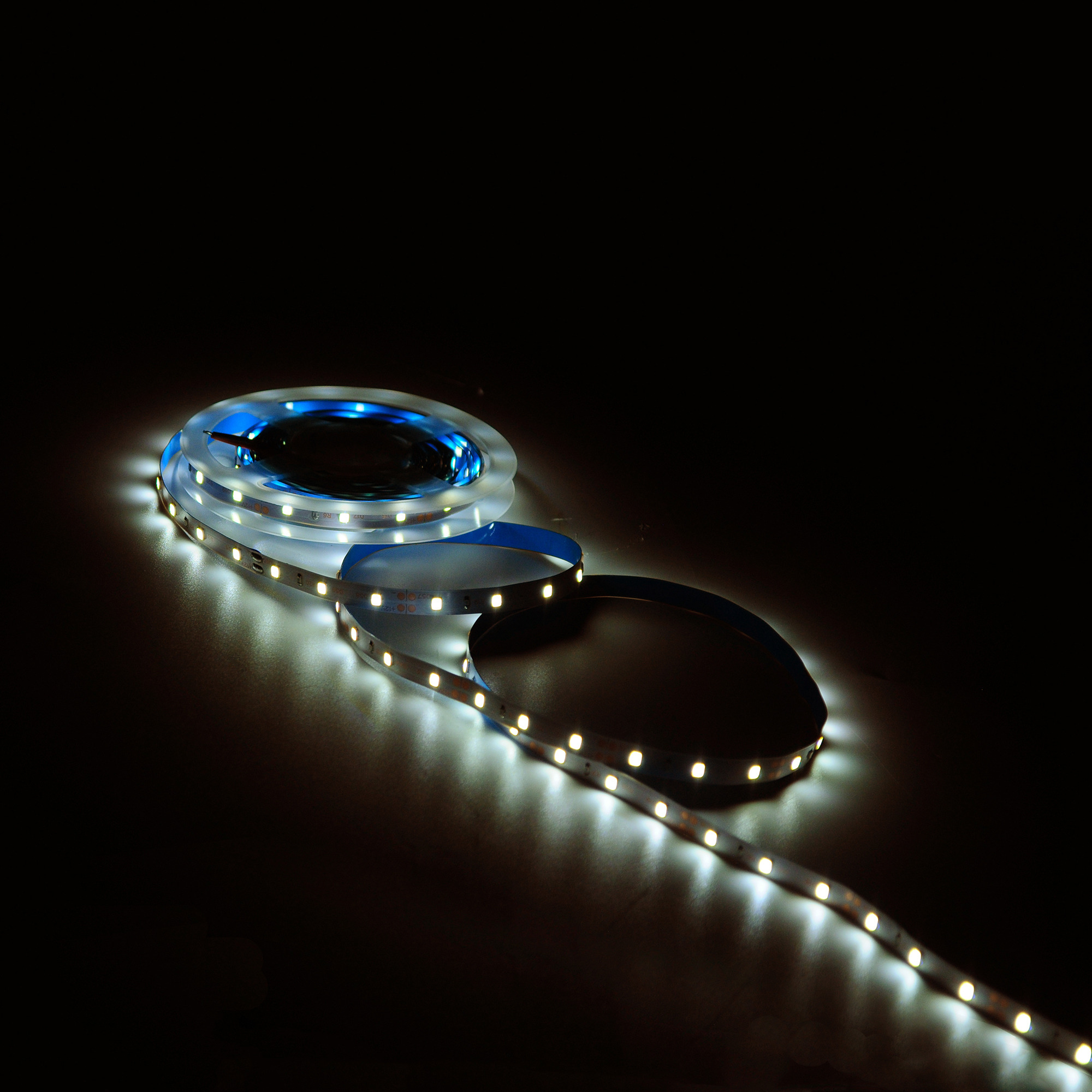 Лента светодиодная LED 2835/60-SMD 4.8 Вт/м 312 лм/м 3000К DC 12В IP20 8 мм (блистер 5 м) Basic GAUSS BT005