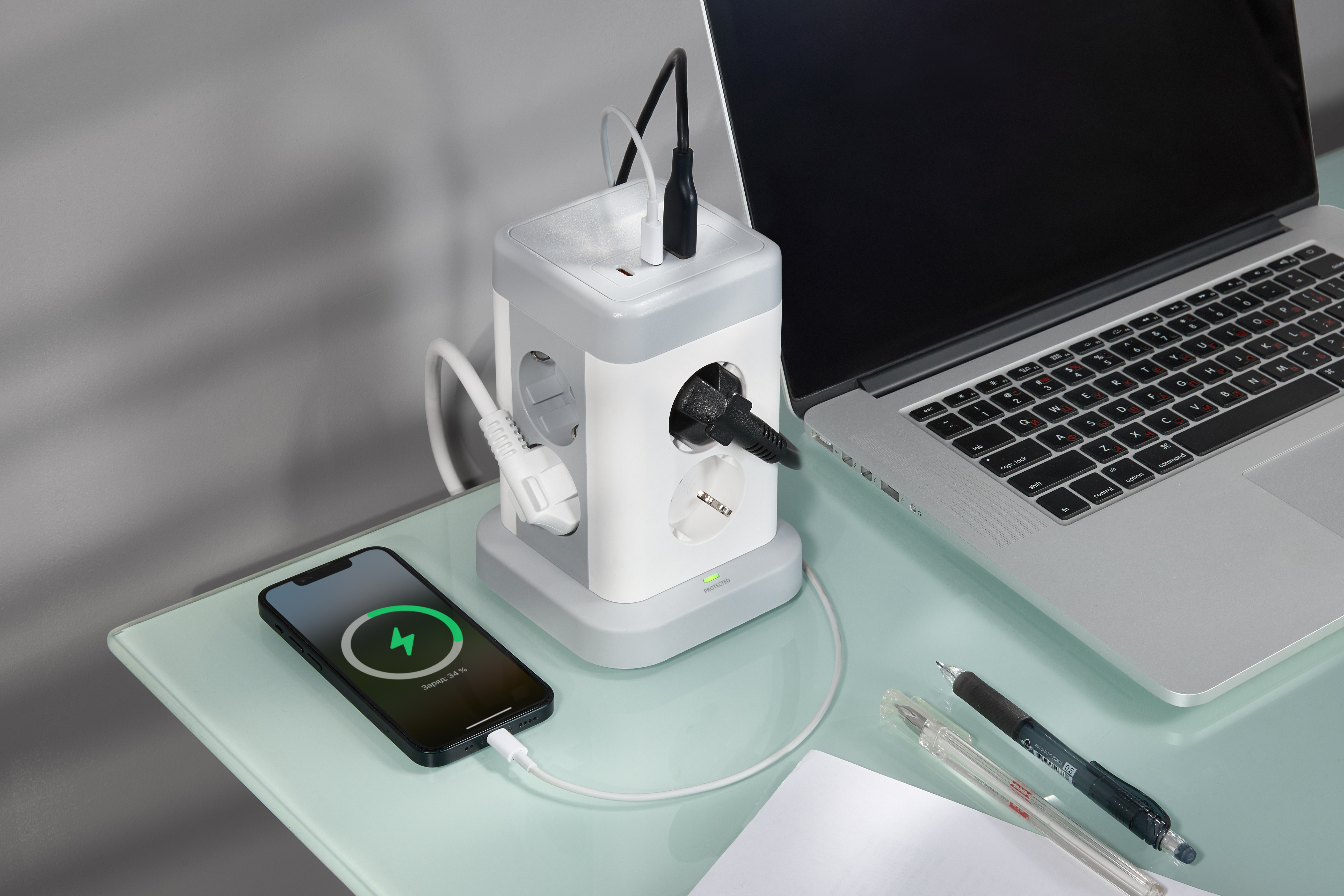 DOMINIC Удлинитель У08K 8 мест 2P+PE 1,5м 3х1,0мм2 16А/250В USB A+C 20Вт серый IEK DN-YP30-16-08-01-ZKU-K41