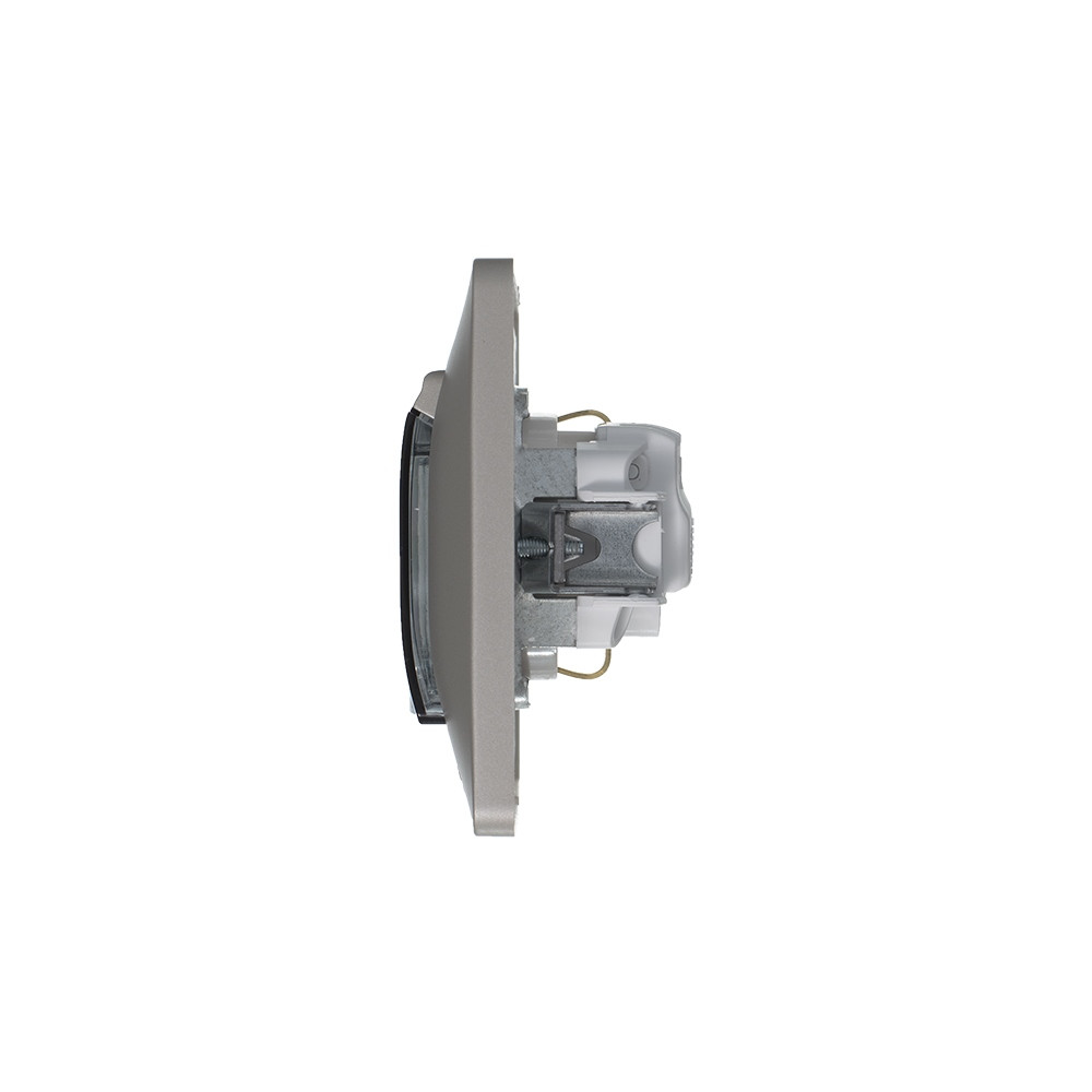 GLOSSA розетка с заземлением со шторками с крышкой в сборе IP44 платина Systeme Electric GSL001248