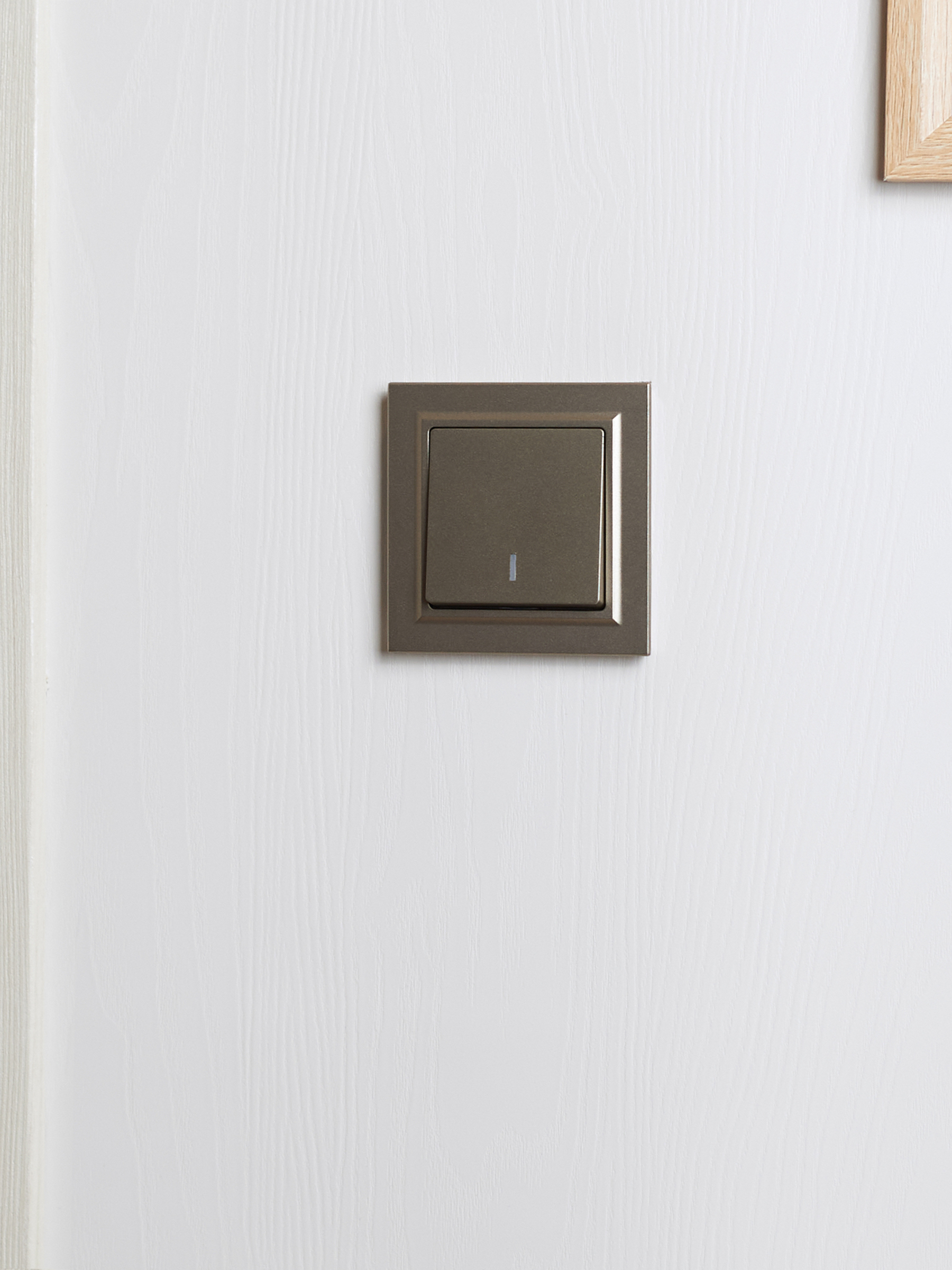 BRITE Рамка 1 пост IP44 РУ-1-БрШ-44 шампань IEK BR-M12-44-K37