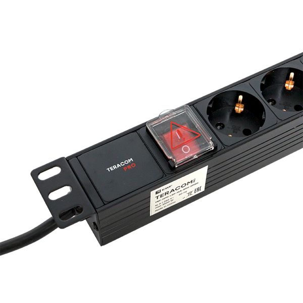 Блок розеток PDU TERACOM PRO 19'' 1U 16А/250В 8 розеток Schuko с выключателем шнур питания длиной 2 метра сечение 3x1.5 мм2 вилка Schuko корпус пластик черный EKF TRP-HPD-LSP-16A-8SH-2MSH