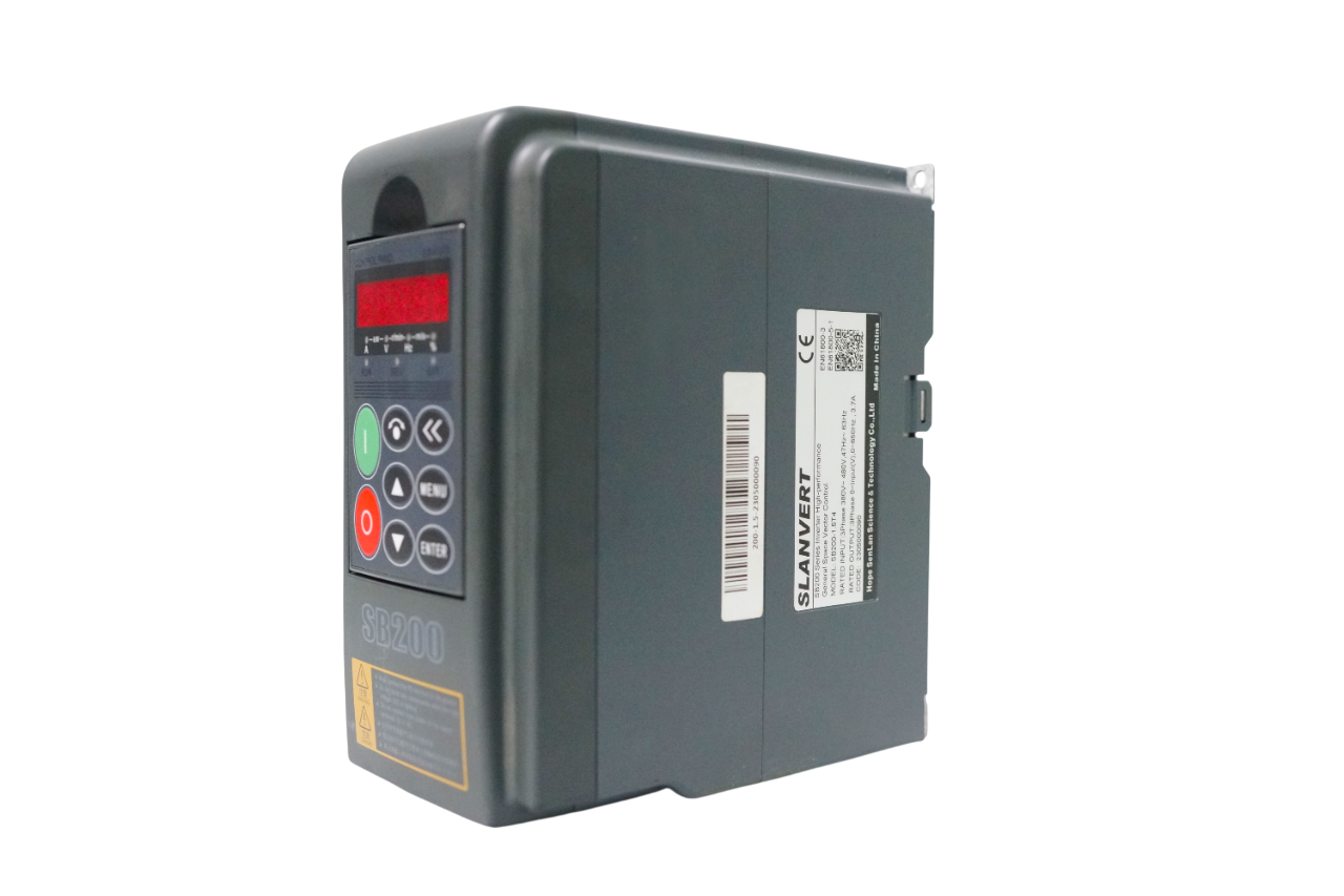 Преобразователь частоты 2.2/1.5 кВт трехфазный 380В Slanvert SB200-2.2T4