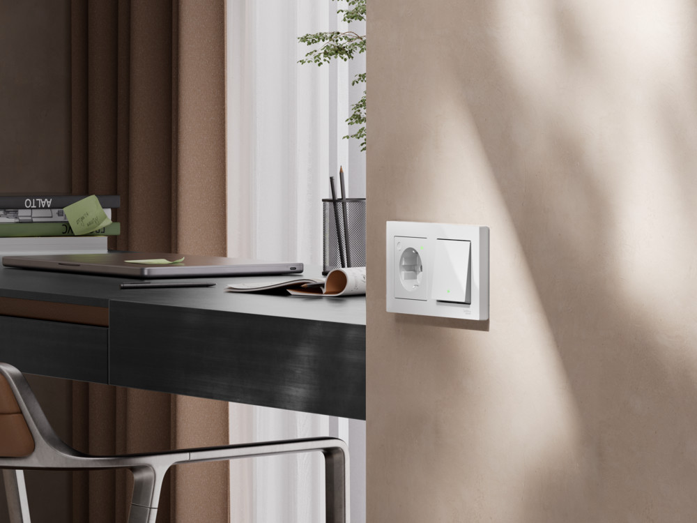 ATLASDESIGN SMART РОЗЕТКА с заземл., со шт., Zigbee, L+N, 16А, мех., БЕЛЫЙ Systeme Electric ATN000145Z