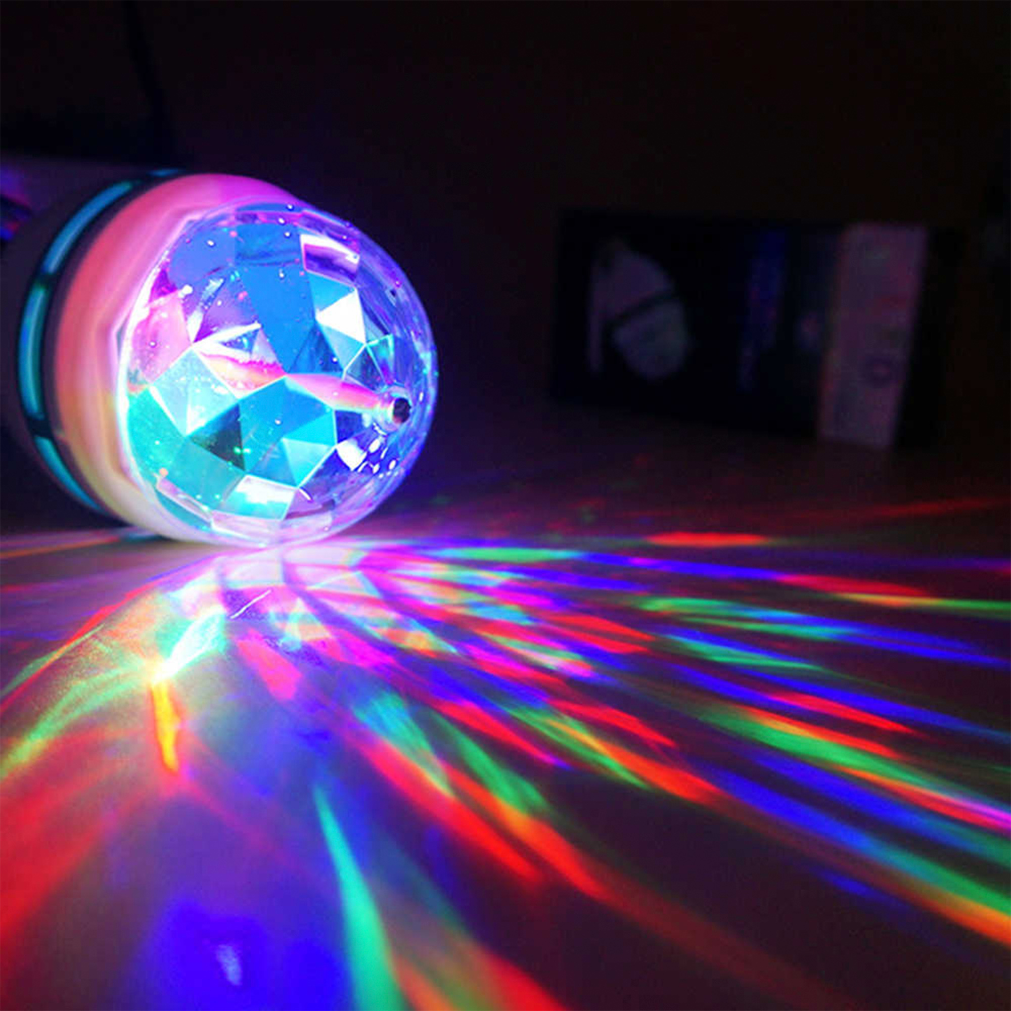 Светодиодный светильник-проектор ULI-Q301 Серия DISCO, многоцветный ТМ VOLPE Работа от сети 220В Для установки в электропатрон E27 Цвет корпуса - белый. Uniel 09839