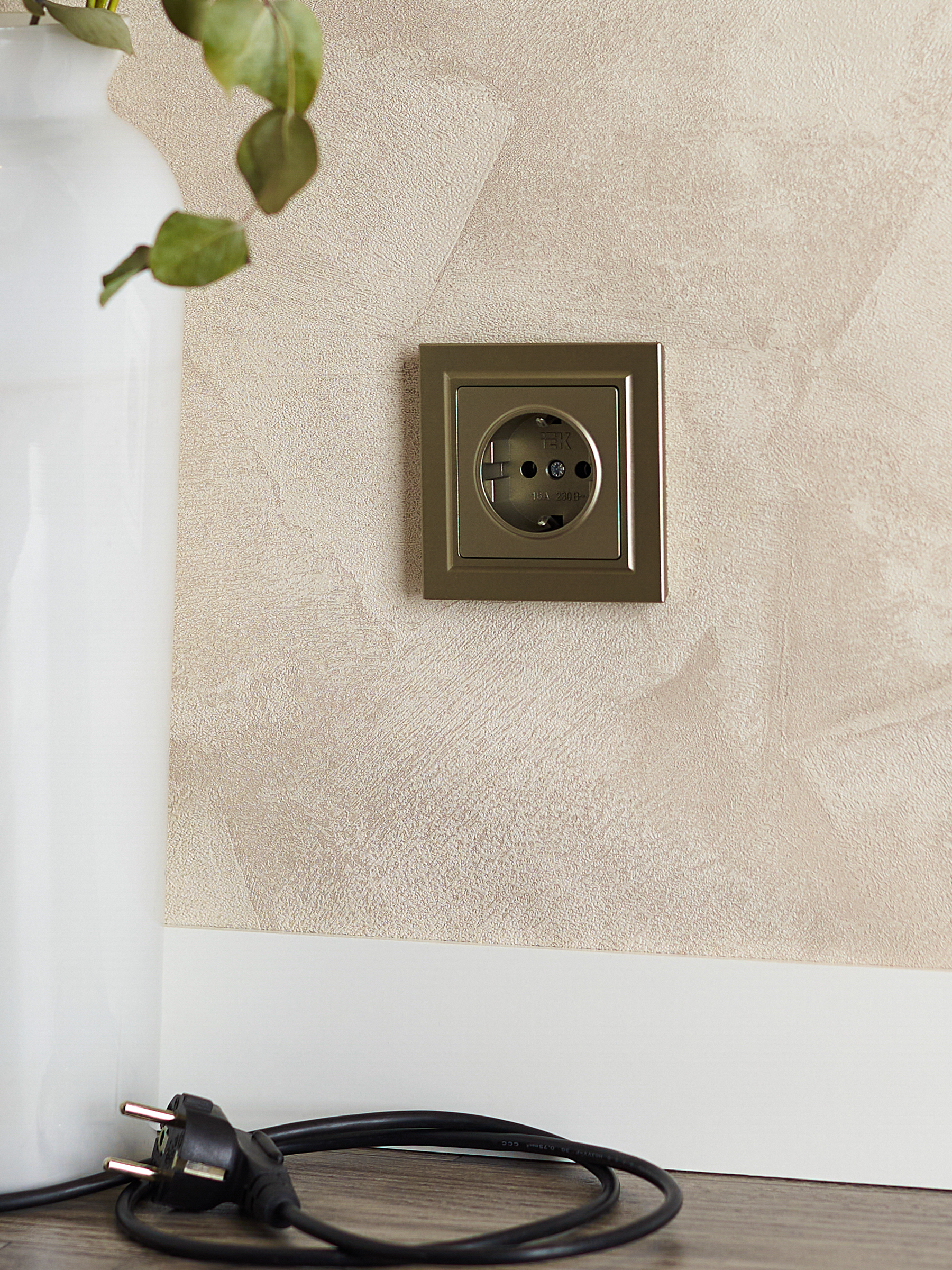 BRITE Рамка 1 пост РУ-1-БрШ шампань IEK BR-M12-K37