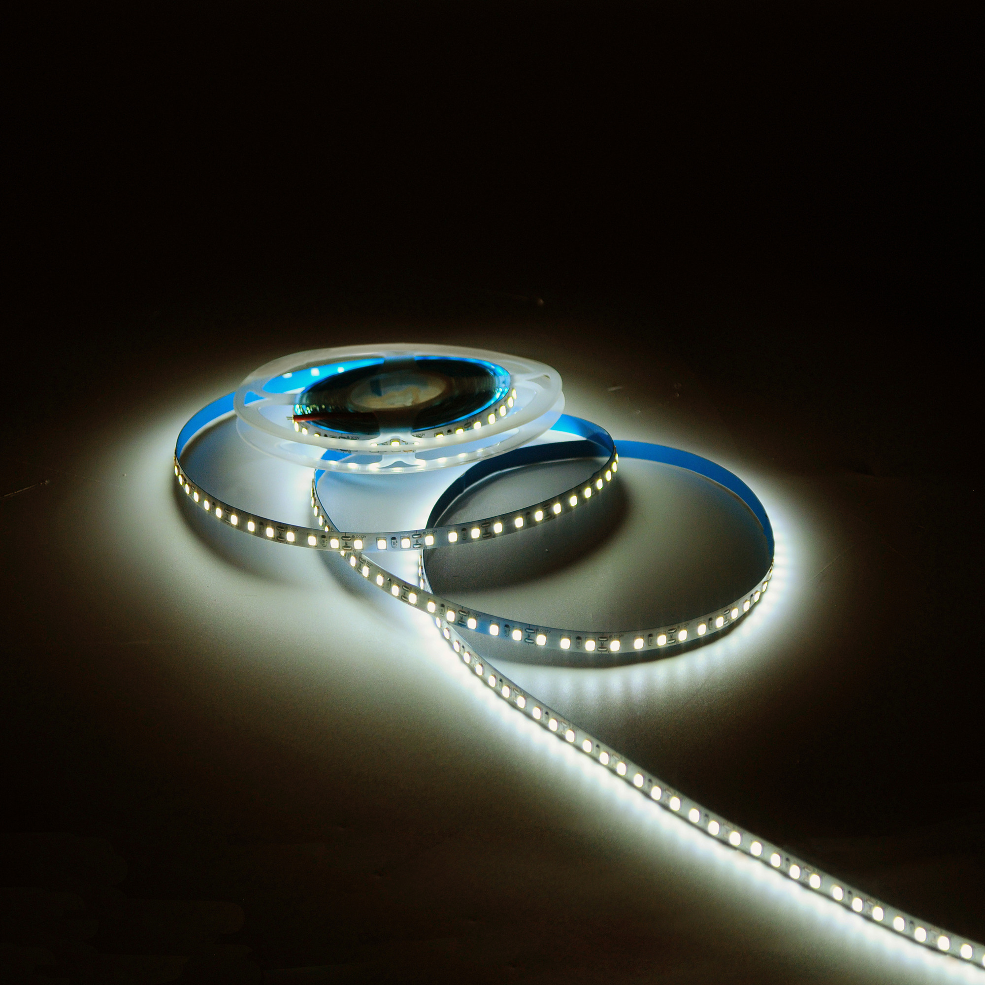Лента светодиодная LED 2835/120-SMD 10 Вт/м 700 лм/м 3000К DC 12В IP20 8мм (блистер 5м) Basic GAUSS BT039