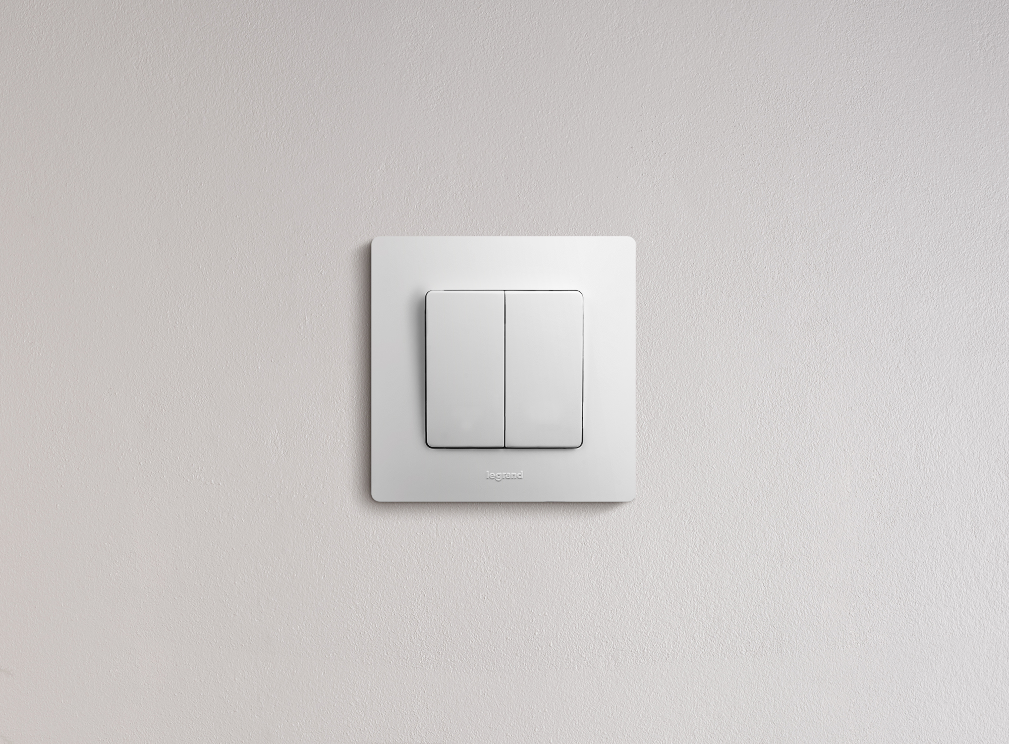 ETIKA Выключатель двухклавишный белый на безвинтовые зажимы 10АХ Legrand 672202