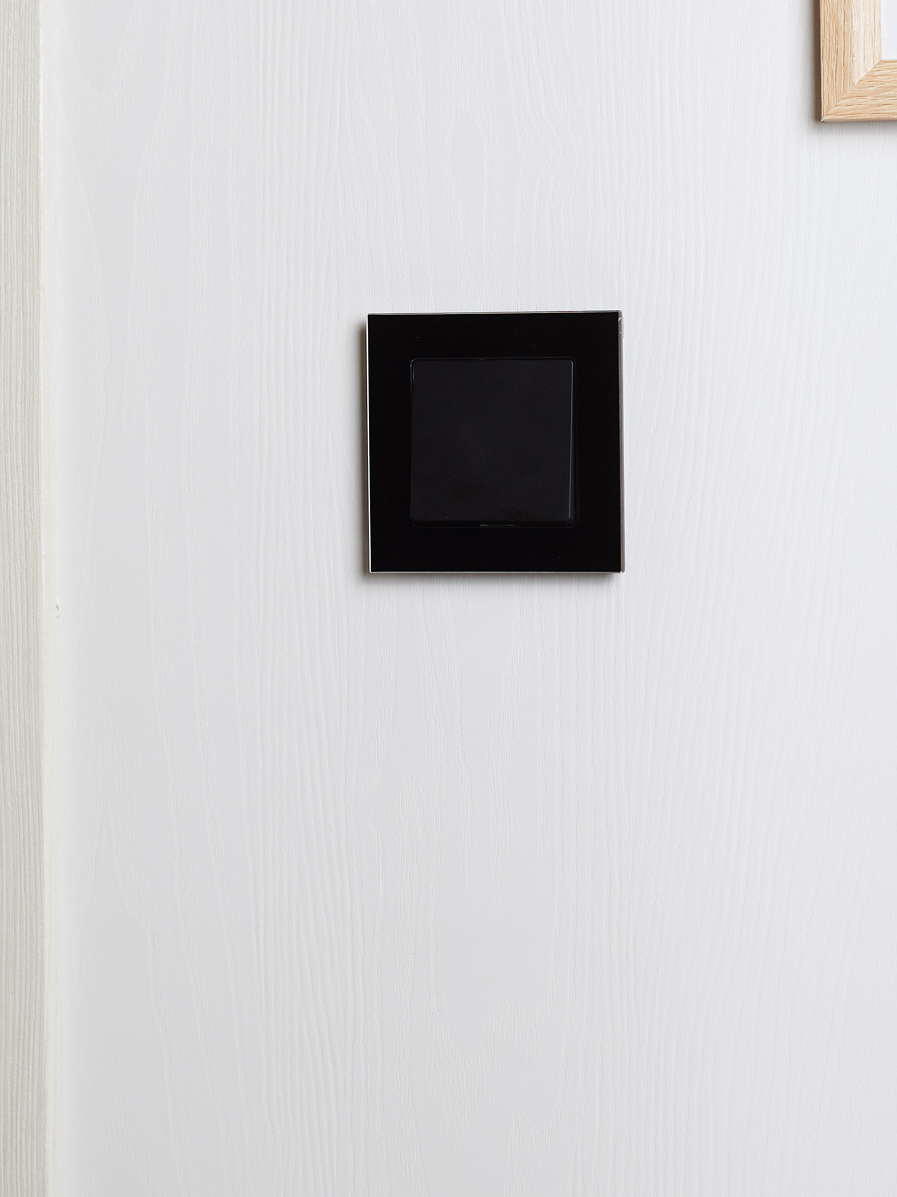 BRITE Рамка 1 пост РУ-1-1-БрЧ металл черный IEK BR-M12-M-K02