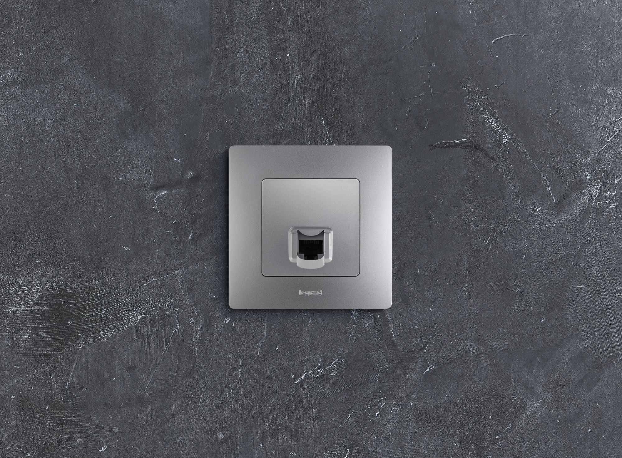 ETIKA Информационная розетка RJ 45 категория 5e UTP алюминий Legrand 672441