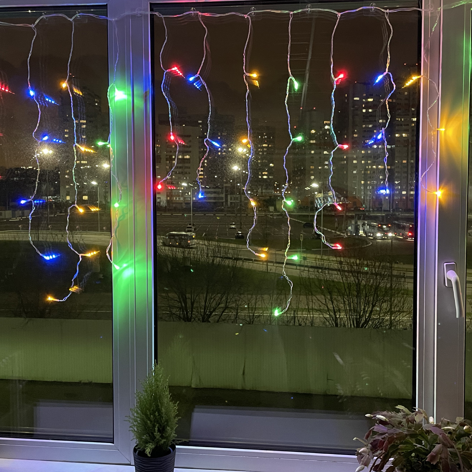 Гирлянда LED Бахрома 2 мx1м мультиколор, 24V, IP44 80/960 ENOB-2M ЭРА Б0041906
