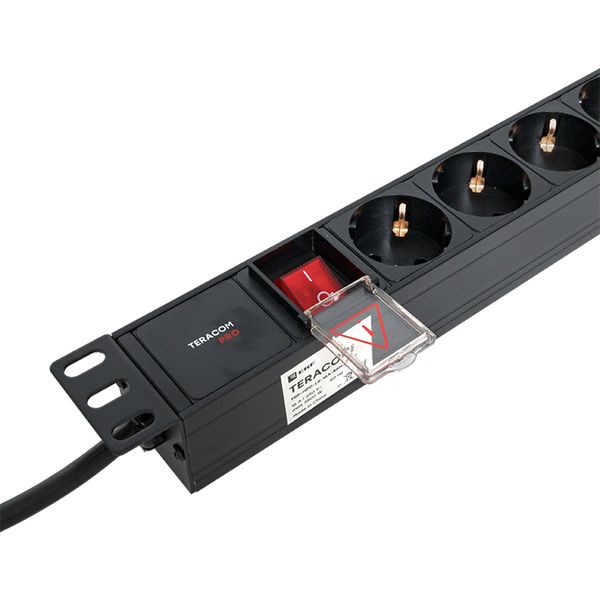 Блок розеток PDU TERACOM PRO 19'' 1U 16А/250В 8 розеток Schuko с выключателем шнур питания длиной 2 метра сечение 3x1.5 мм2 вилка Schuko корпус алюминий черный EKF TRP-HPD-LS-16A-8SH-2MSH