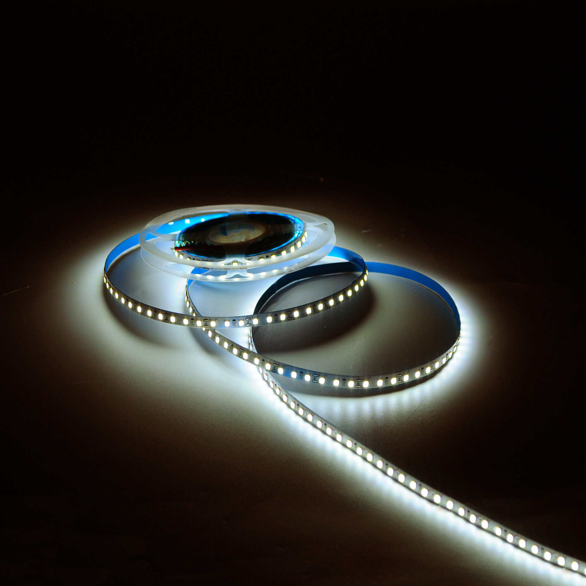 Лента светодиодная LED 2835/120-SMD 9.6 Вт/м 624 лм/м 3000К DC 12В IP20 8мм (блистер 5м) Basic GAUSS BT064