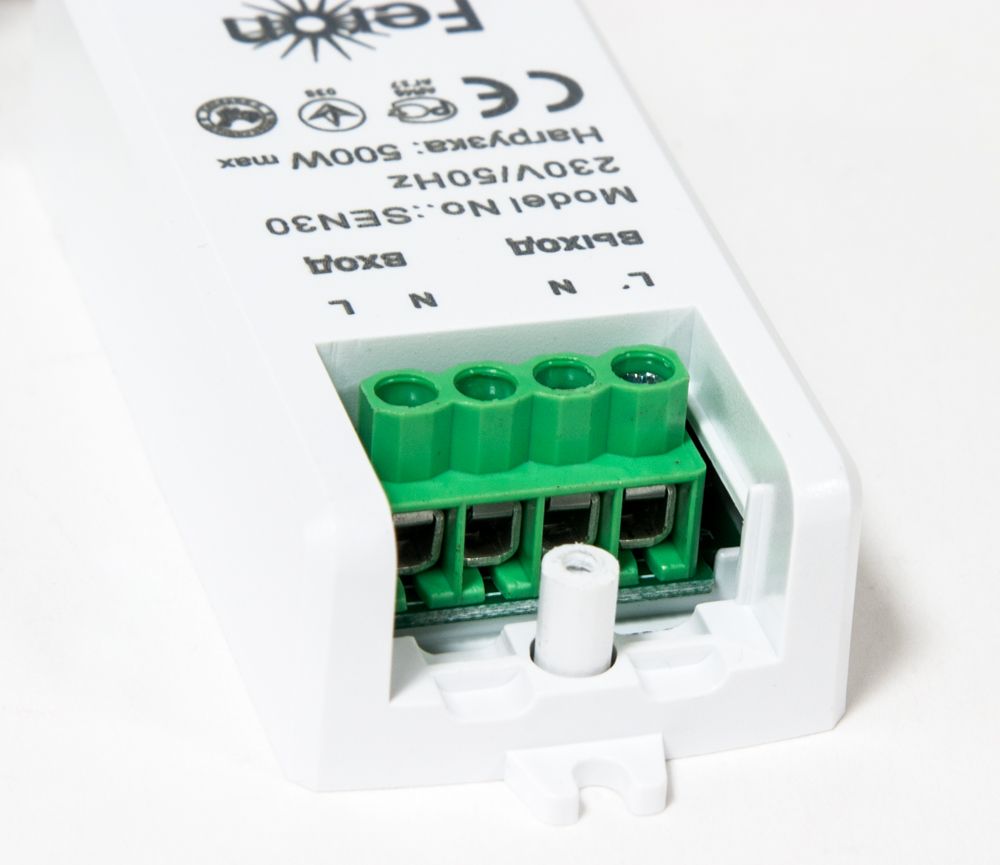 Датчик движения руки встраиваемый 500w 30 гр. 5-8см IP20 FERON SEN30 бел. 22068
