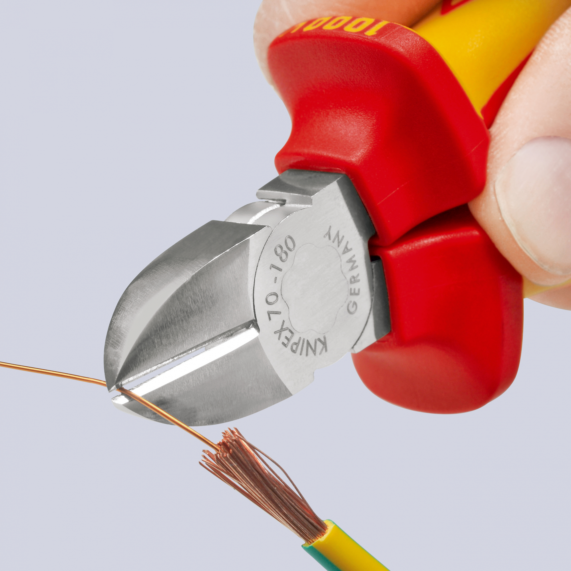 Бокорезы VDE 1000V резка - мягкая проволока 4мм проволока средней твердости 3мм твердая проволока 25мм L=180мм 62HRC диэлкектрические хромированные двухкомпонентные рукоятки KNIPEX KN-7006180