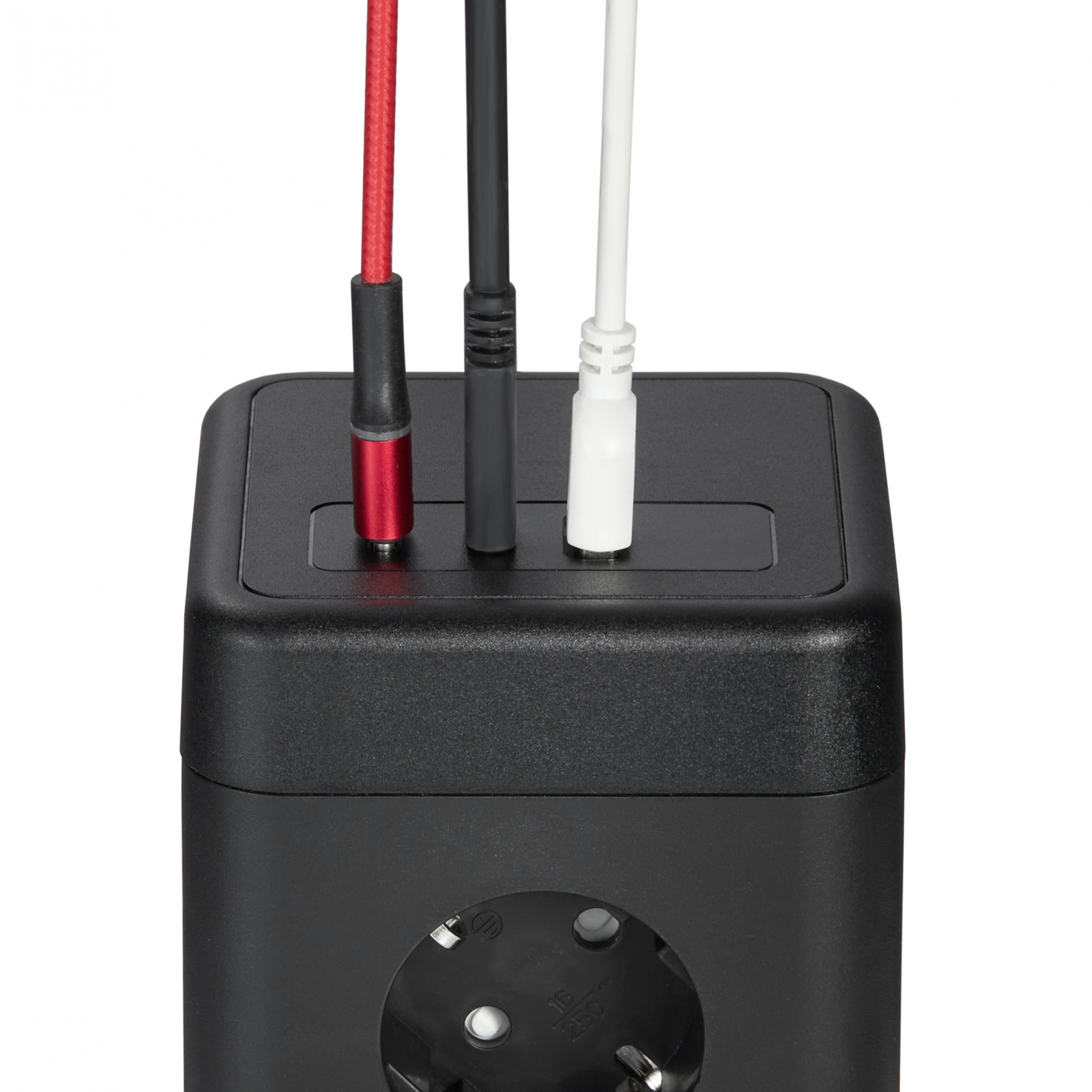 DOMINIC Удлинитель У08K 8 мест 2P+PE 1,5м 3х1,0мм2 16А/250В USB A+C 20Вт черный IEK DN-YP30-16-08-01-ZKU-K02