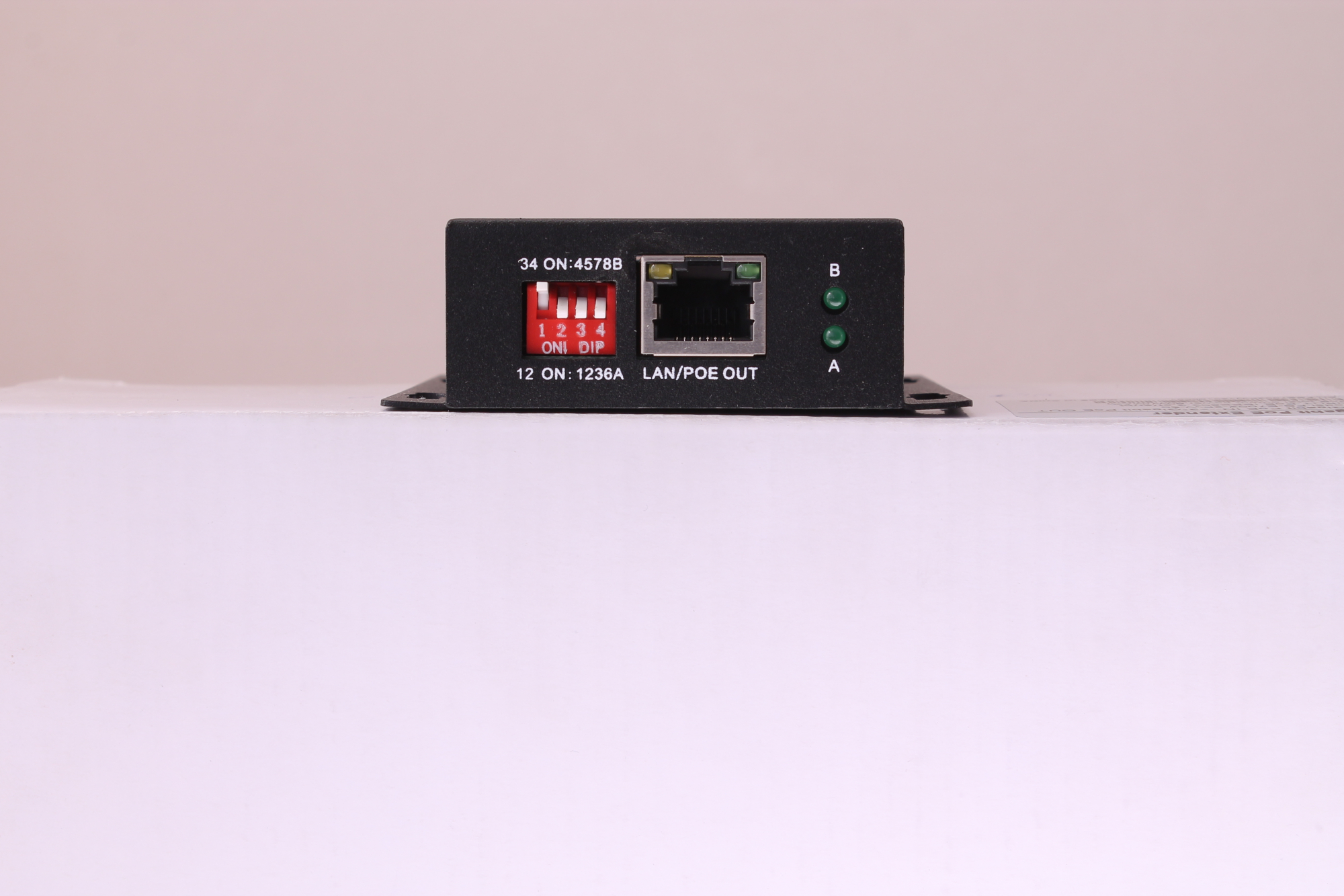Удлинитель PoE 2хRJ45 10/100 Мб/с, IP30, до 400 м OSNOVO E-PoE/1A 00013249