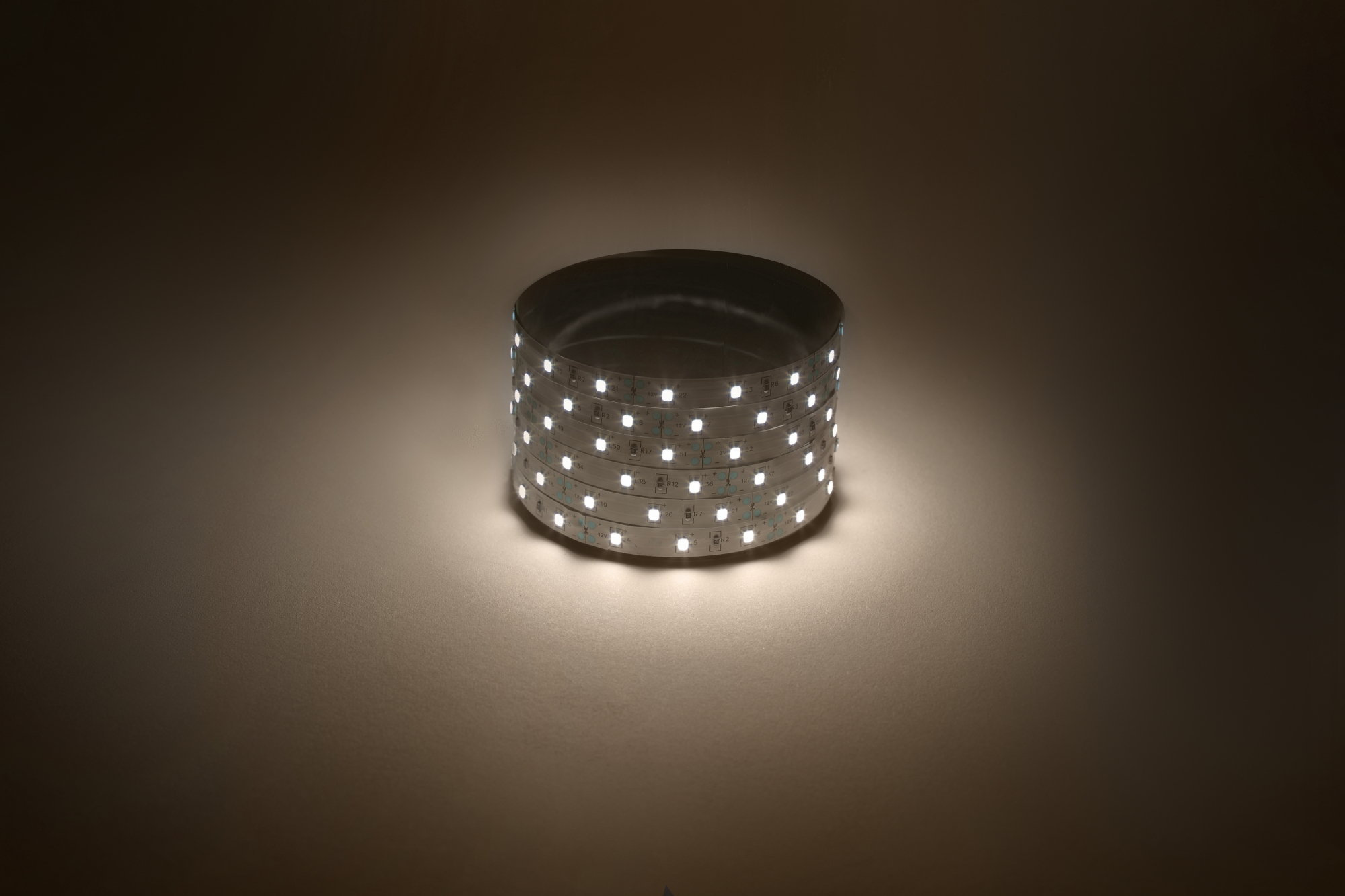 Лента светодиодная 4,8Вт/м 12В 3000К IP20 60LED/м LS2835-60LED-IP20-WW-eco-5m ЭРА Б0035587