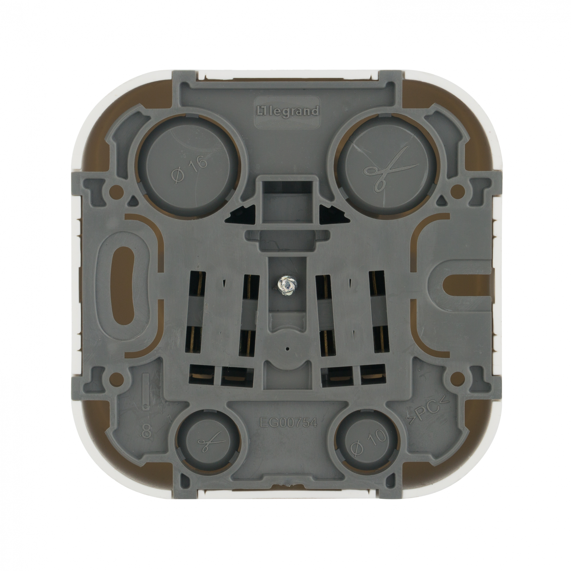 Розетка 1-местная для открытой установки с заземлением с защитными шторками 16Абелый QUTEO IEK 782220