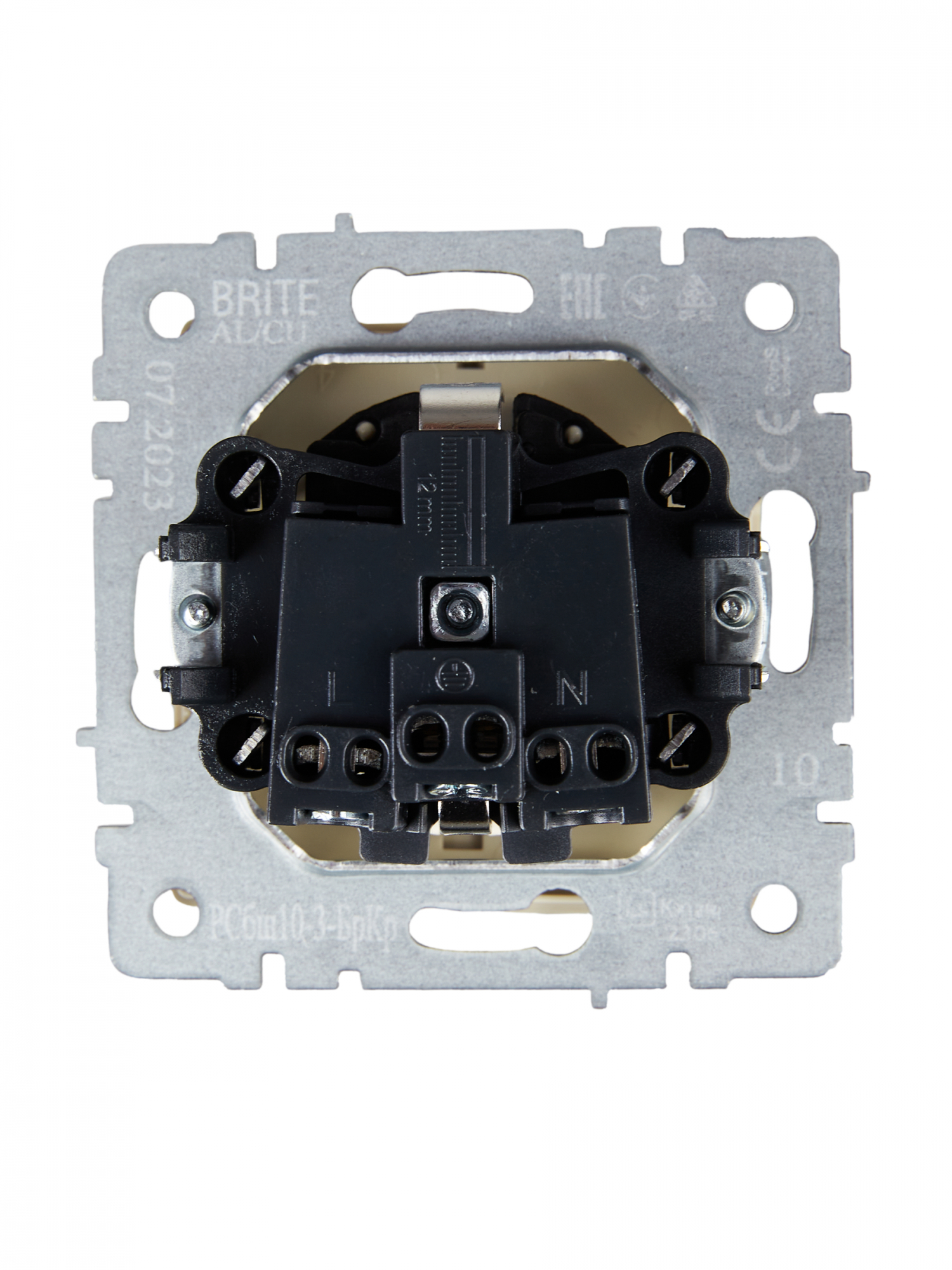 BRITE Розетка с заземлением с защитными шторками и крышкой 16А IP20 РСбш10-3-БрКр бежевый IEK BR-R16-16-K10